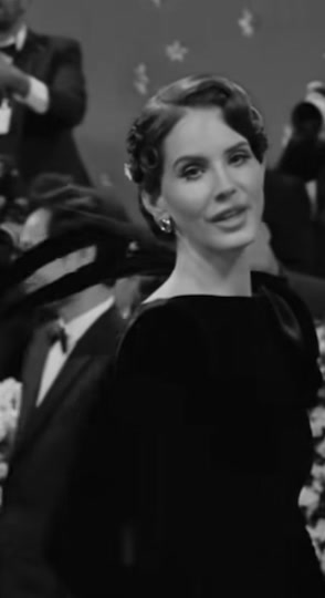 @Lanadelrey