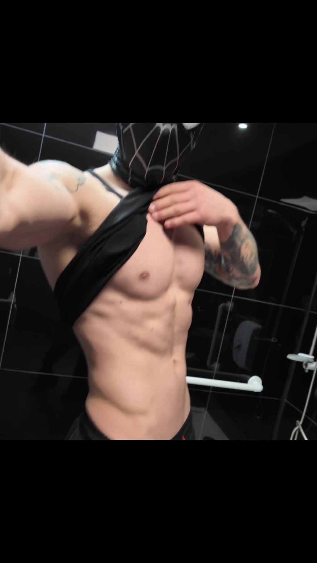 @Angolzi