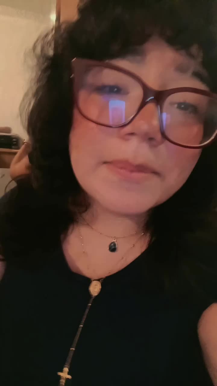 @leonela<3