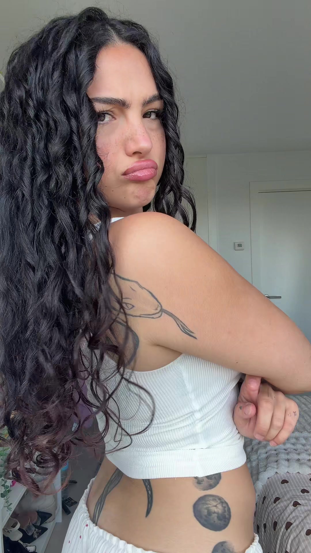 @Elenaalexis17