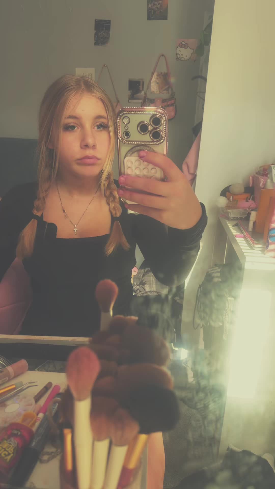 @ℳ𝒾𝒶．