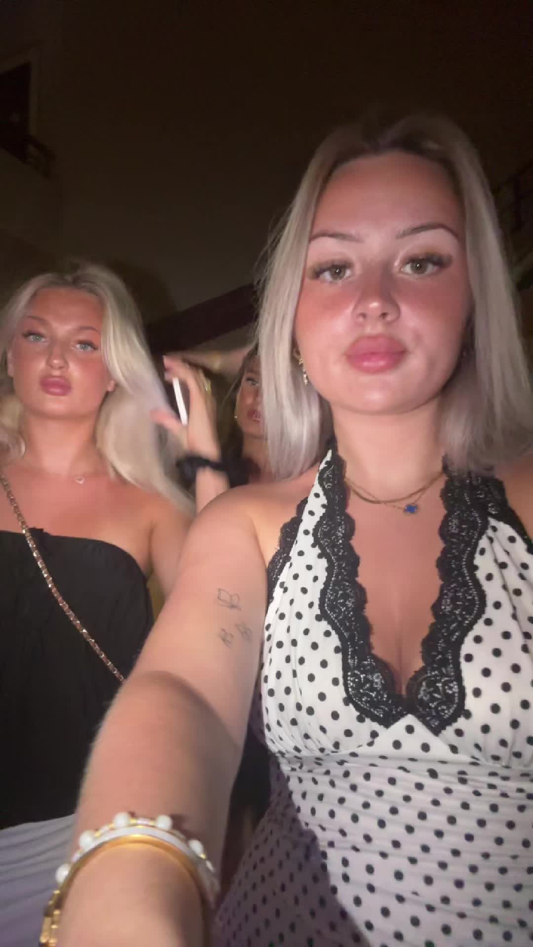 @ℰ