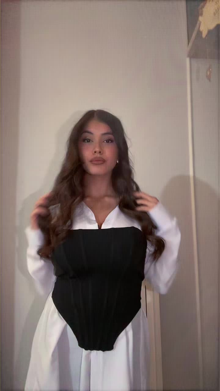 @_auroradauria_