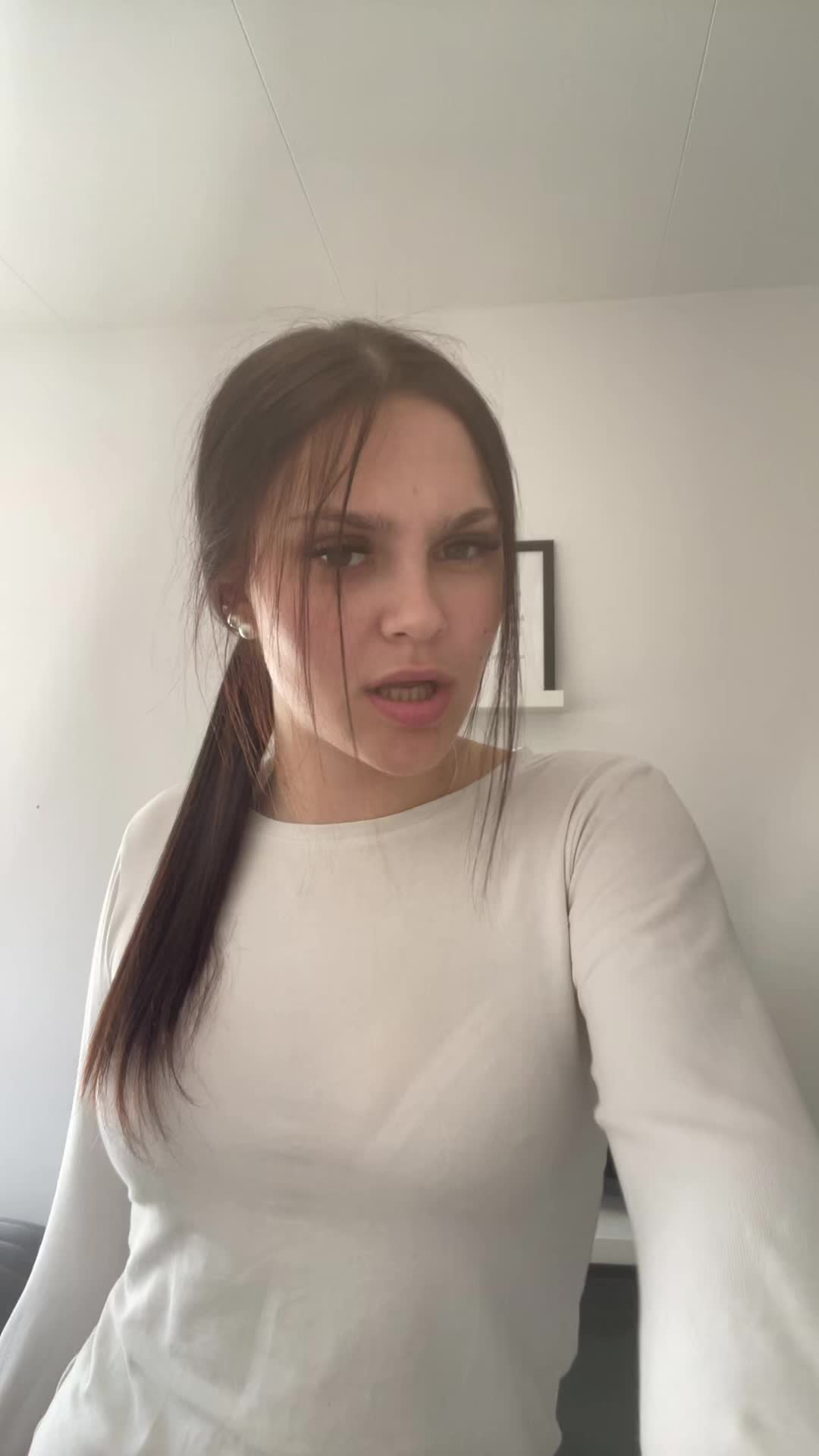 @Elina🌸