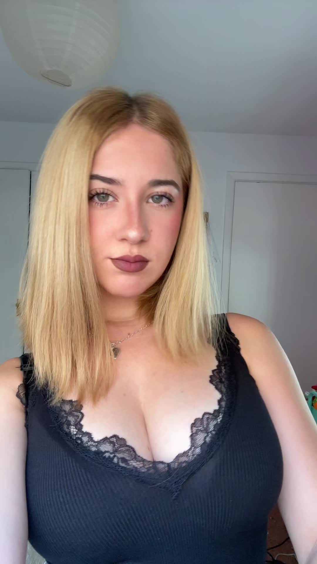@Lau🖤