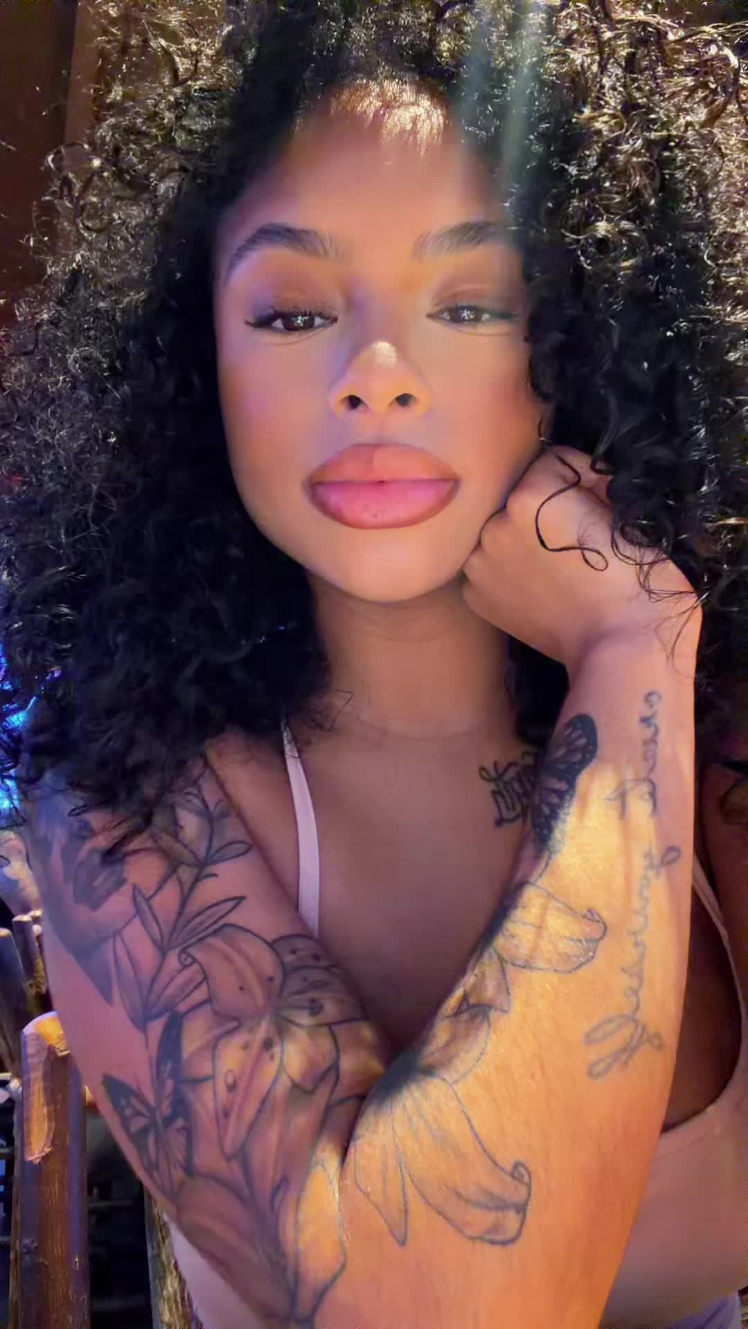 @Nadia J