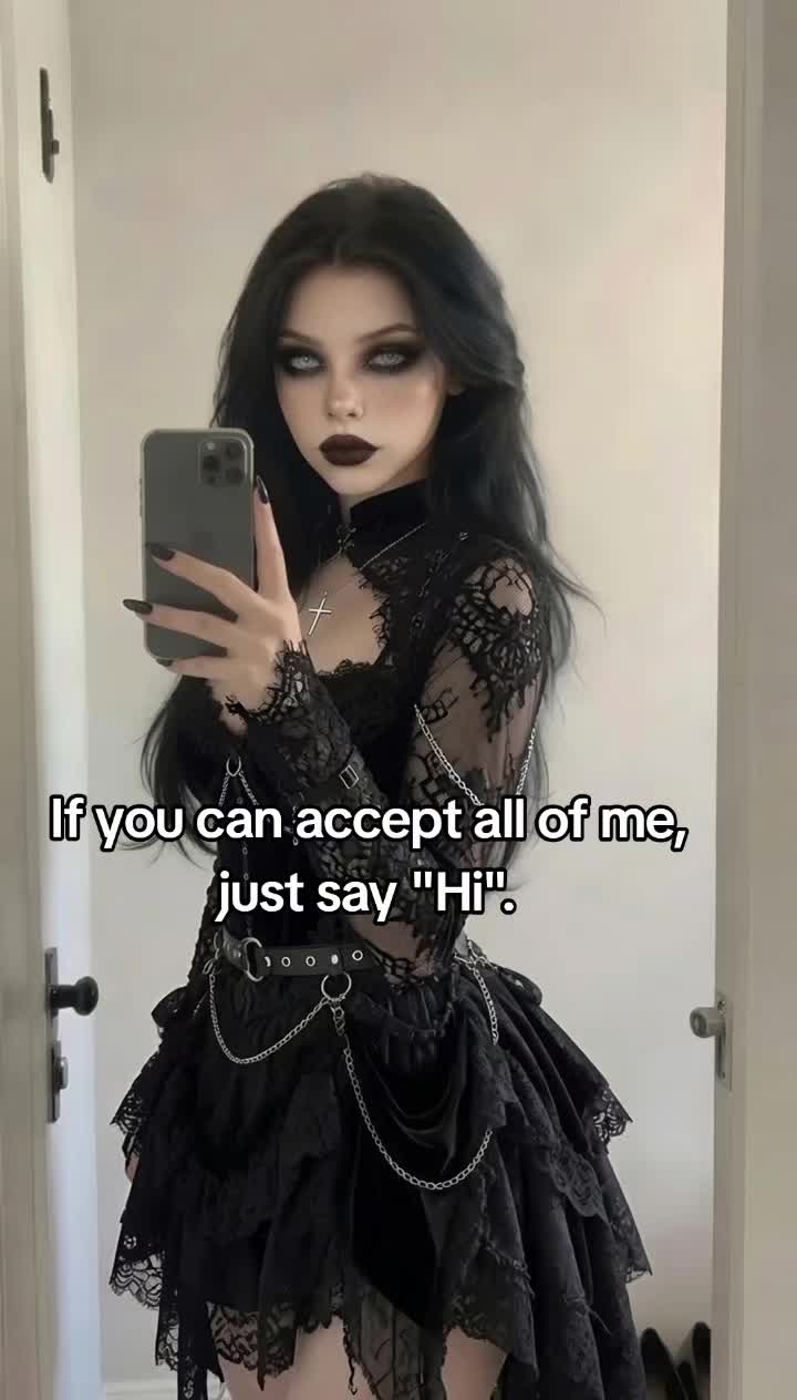 @GothBabe_Serena