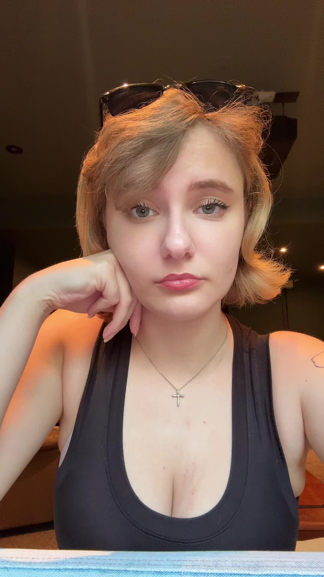 @Jenny🥀