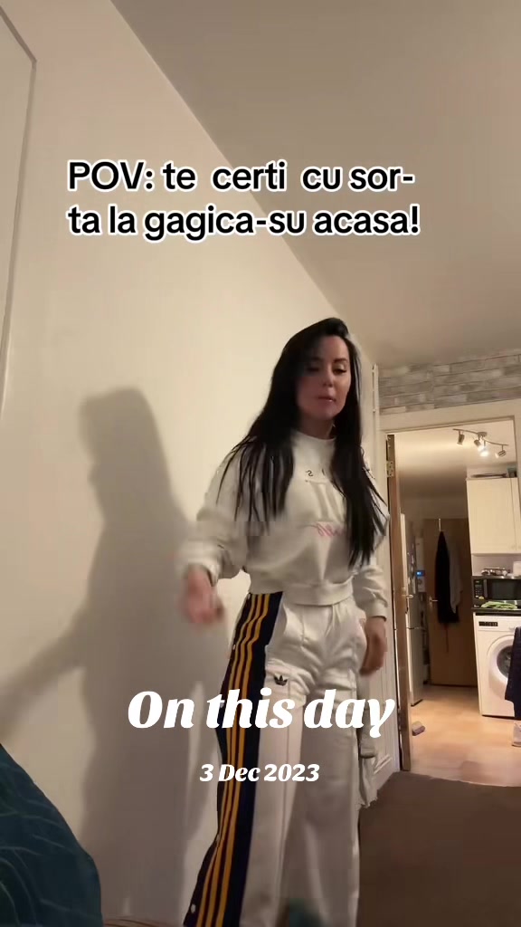 @Elena_Xonia