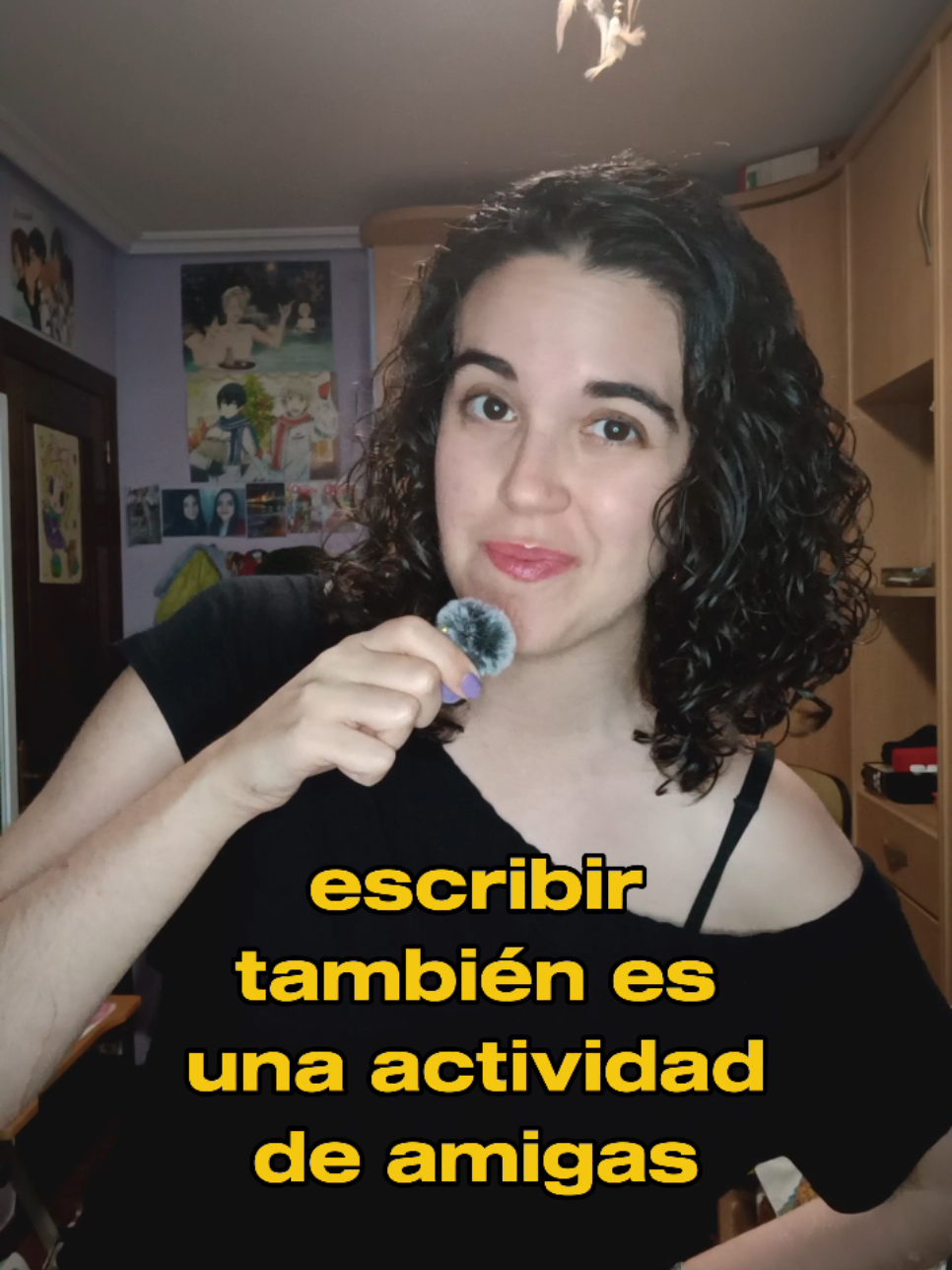 @Lorena Ciudad • Escritora