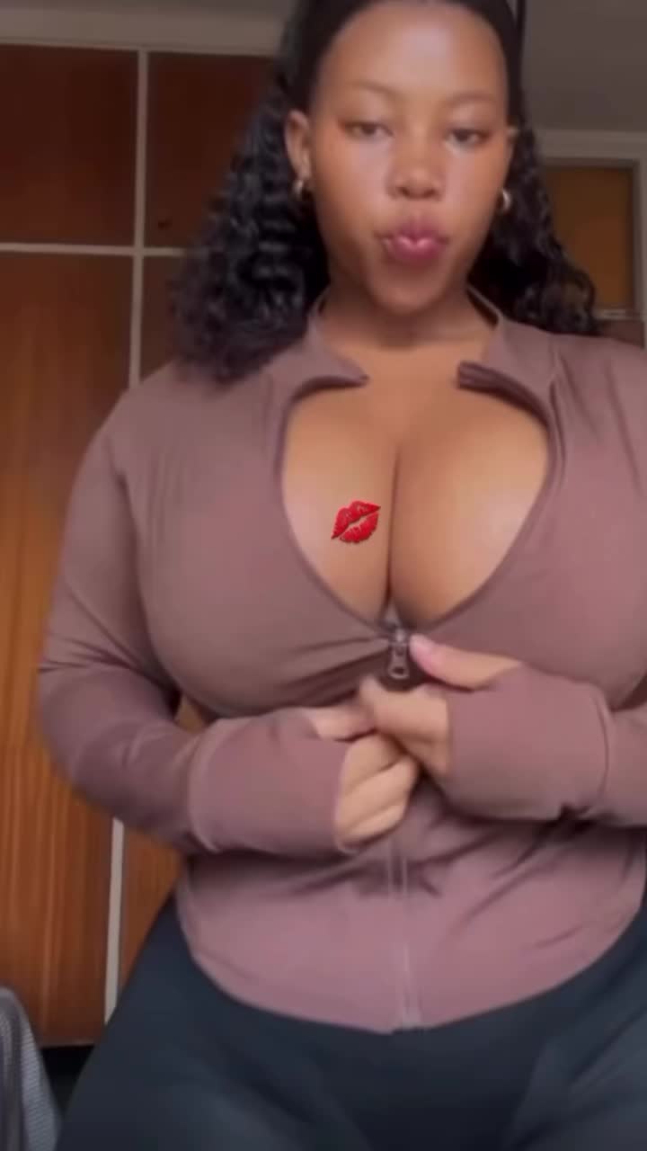 @Tessa T🍫🫦