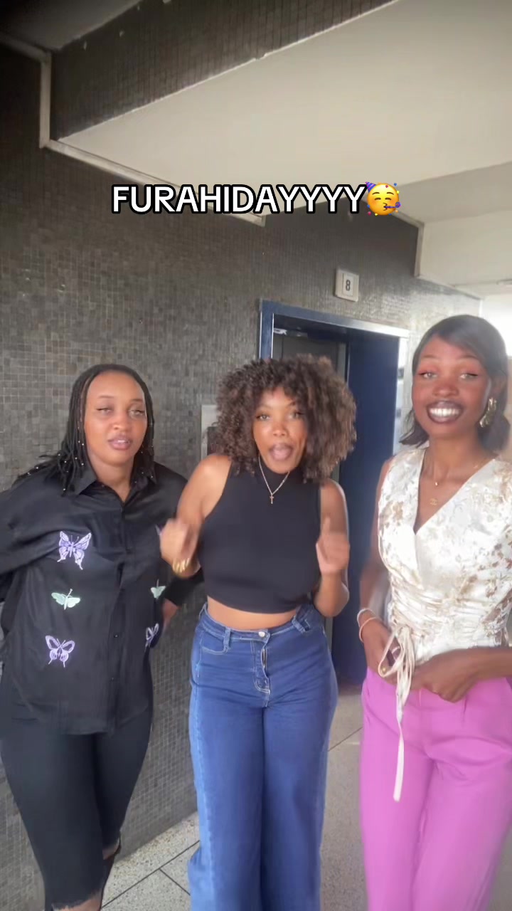 @TallGirlTrio