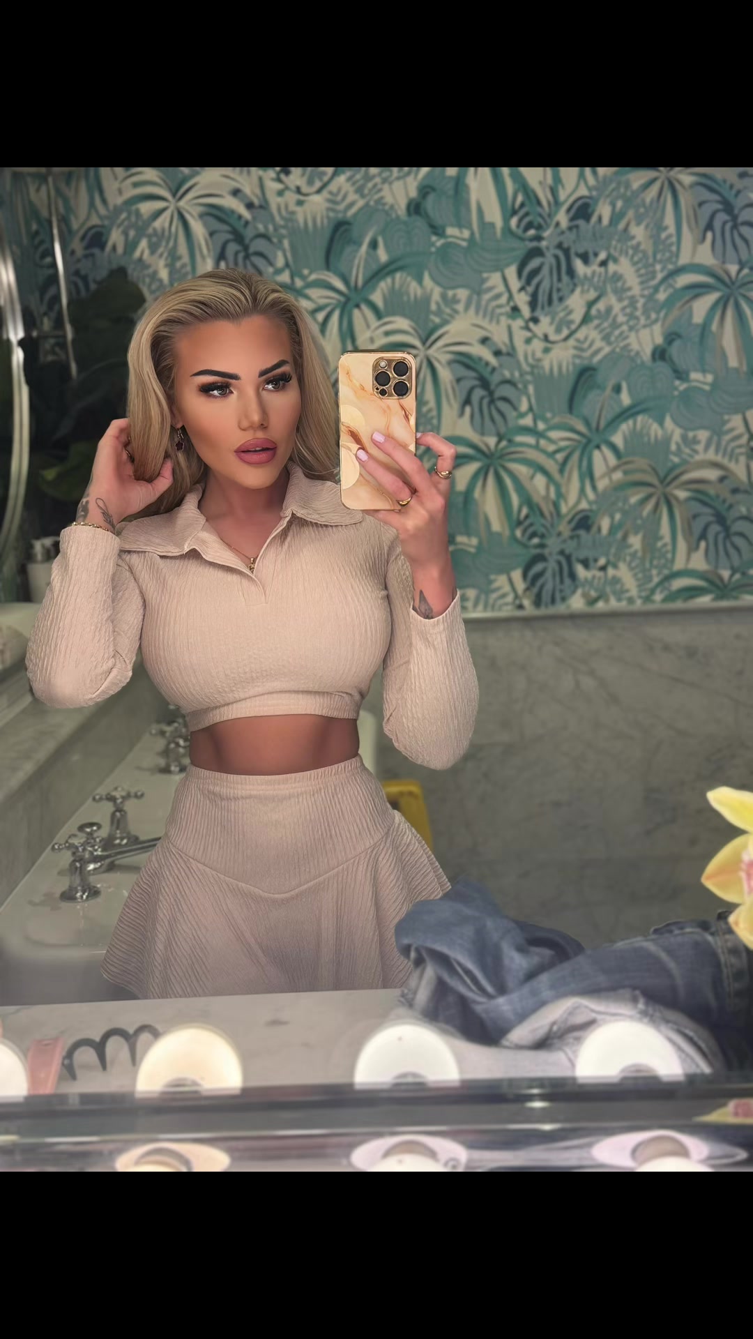@Nicoletamikox