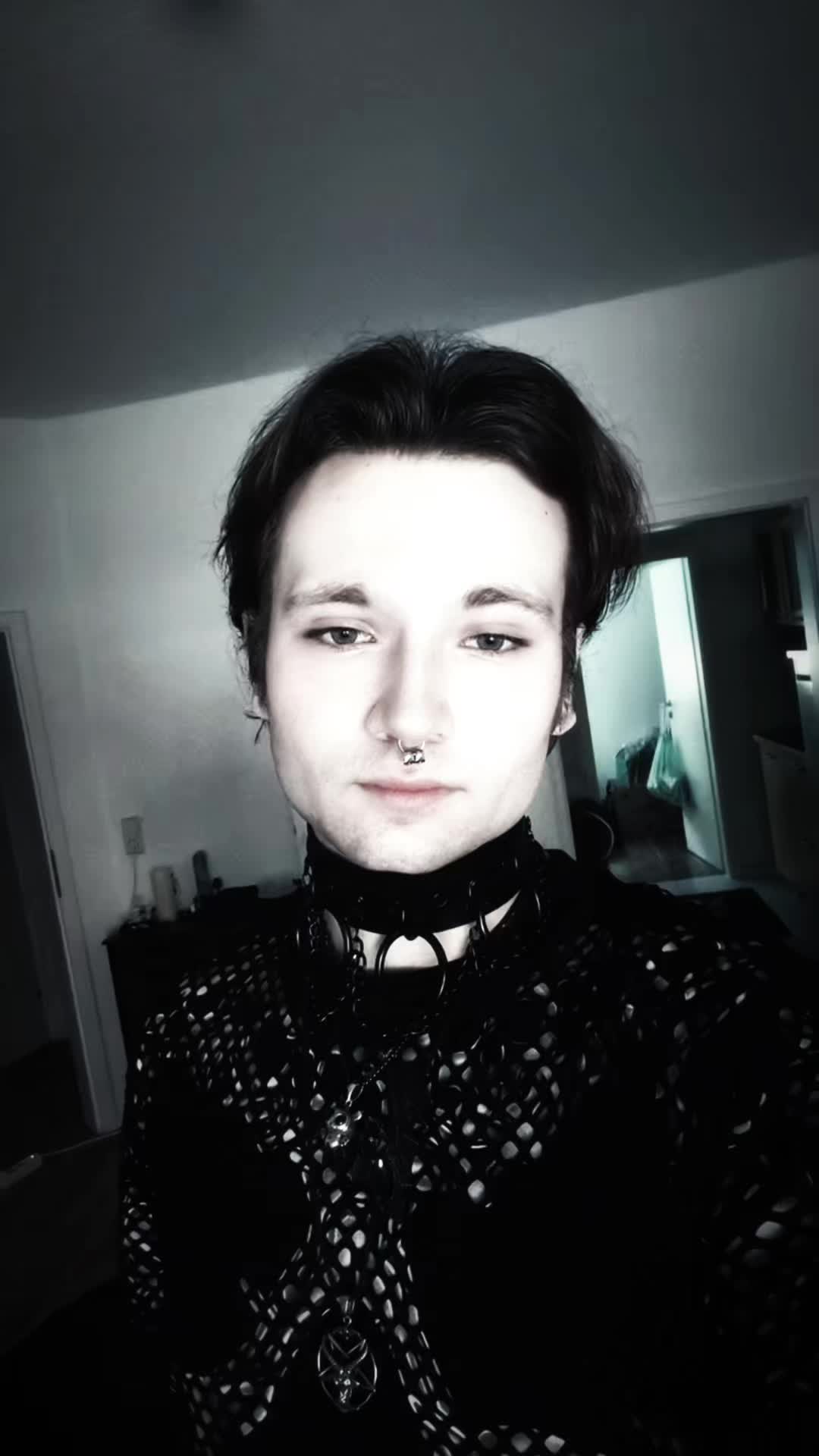 @Niklas 🖤🤘🏻