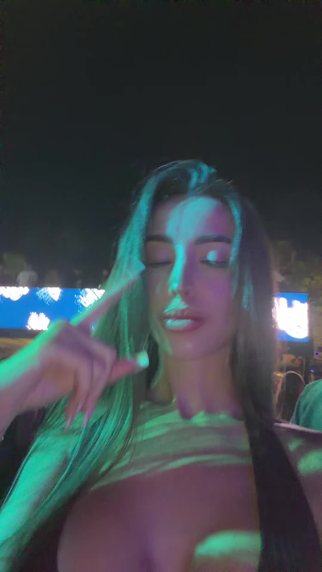 @nayiimtnez