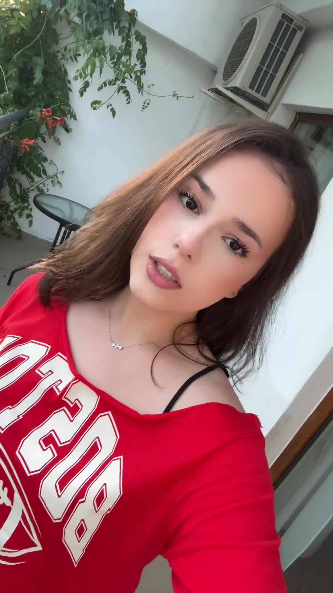 @Io4nq