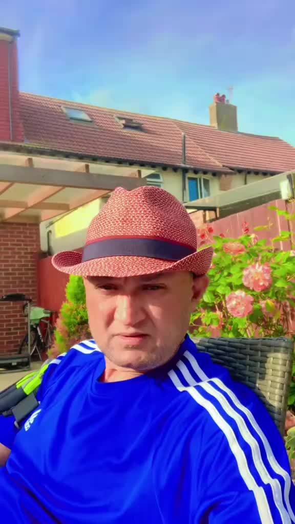 @Vinomas🇬🇧uk✝️🎤🎧