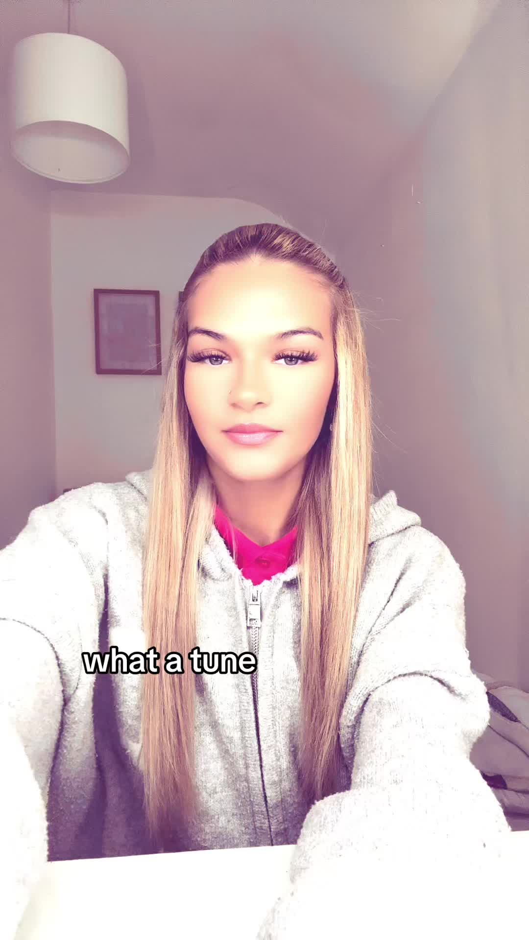 @ella-paige