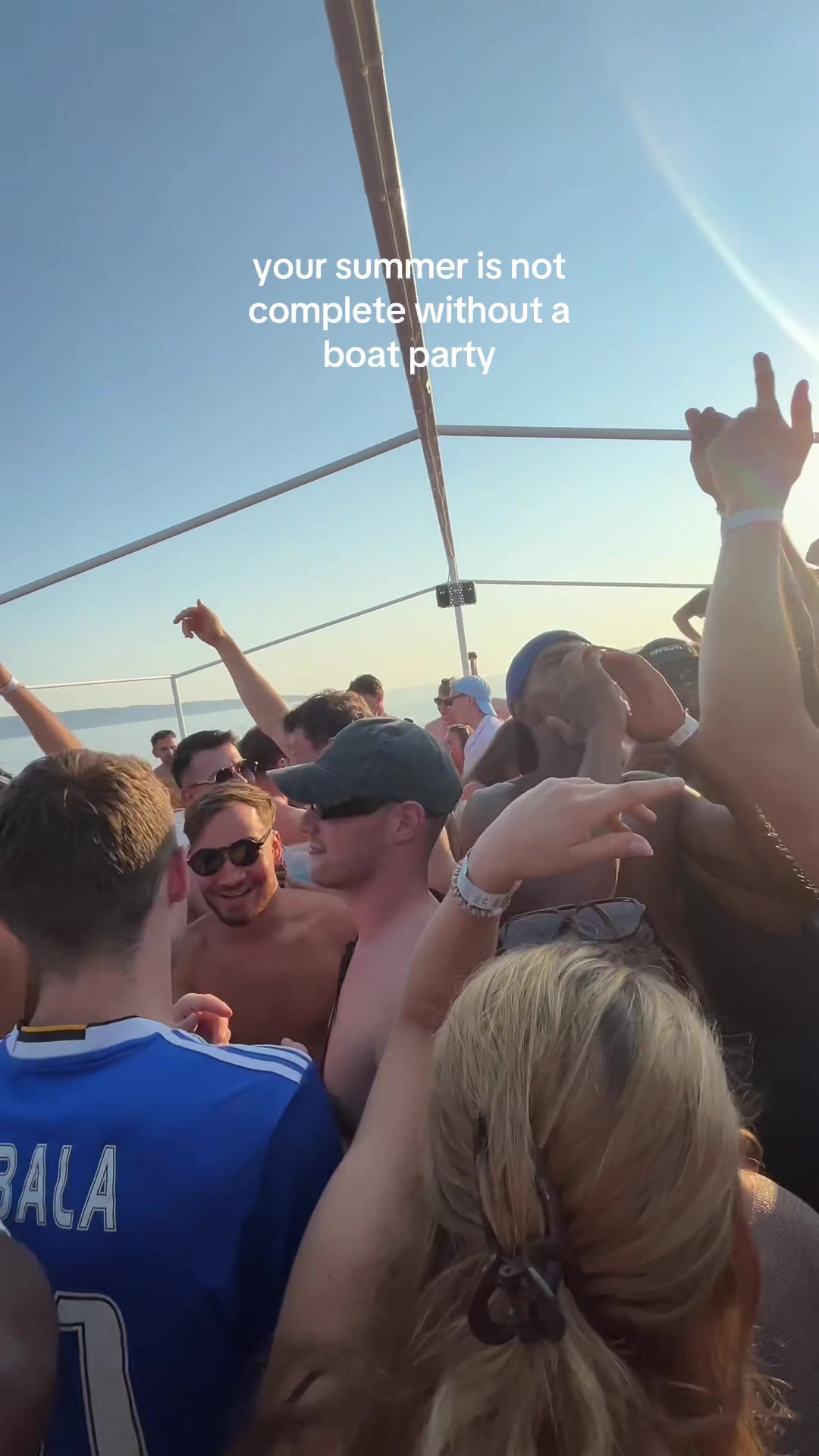 @Out To Sea - Split Boat Party