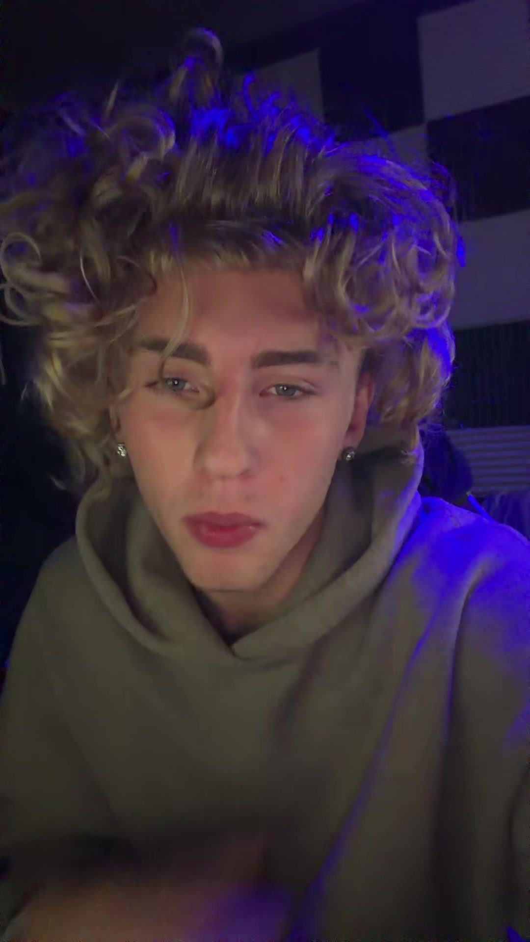 @whiteboi👨🏼🦱