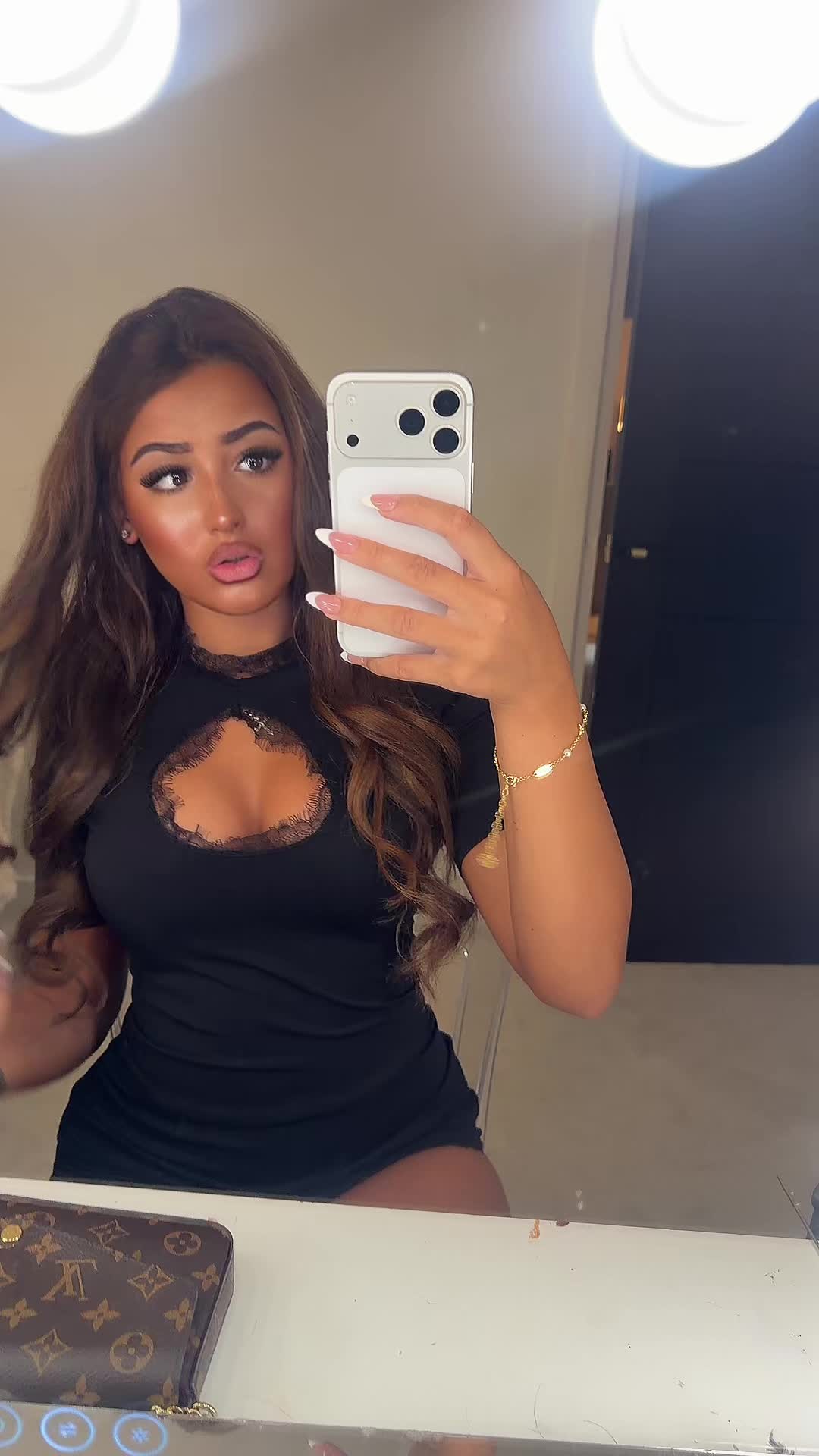 @avamackiee