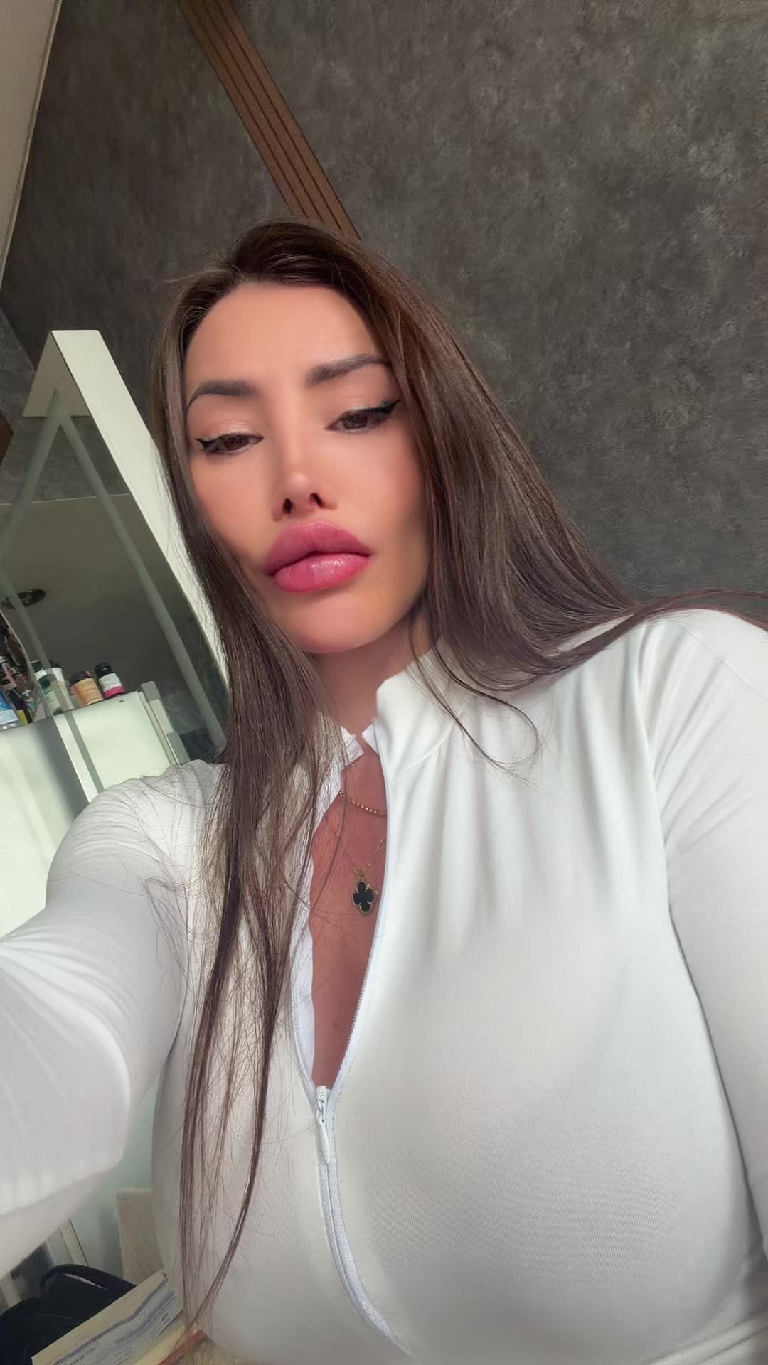 @alejandralai00
