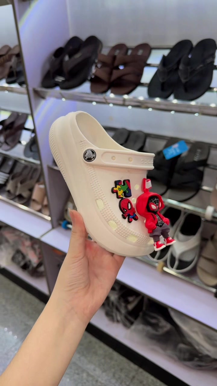 @Cherry Shoe Store