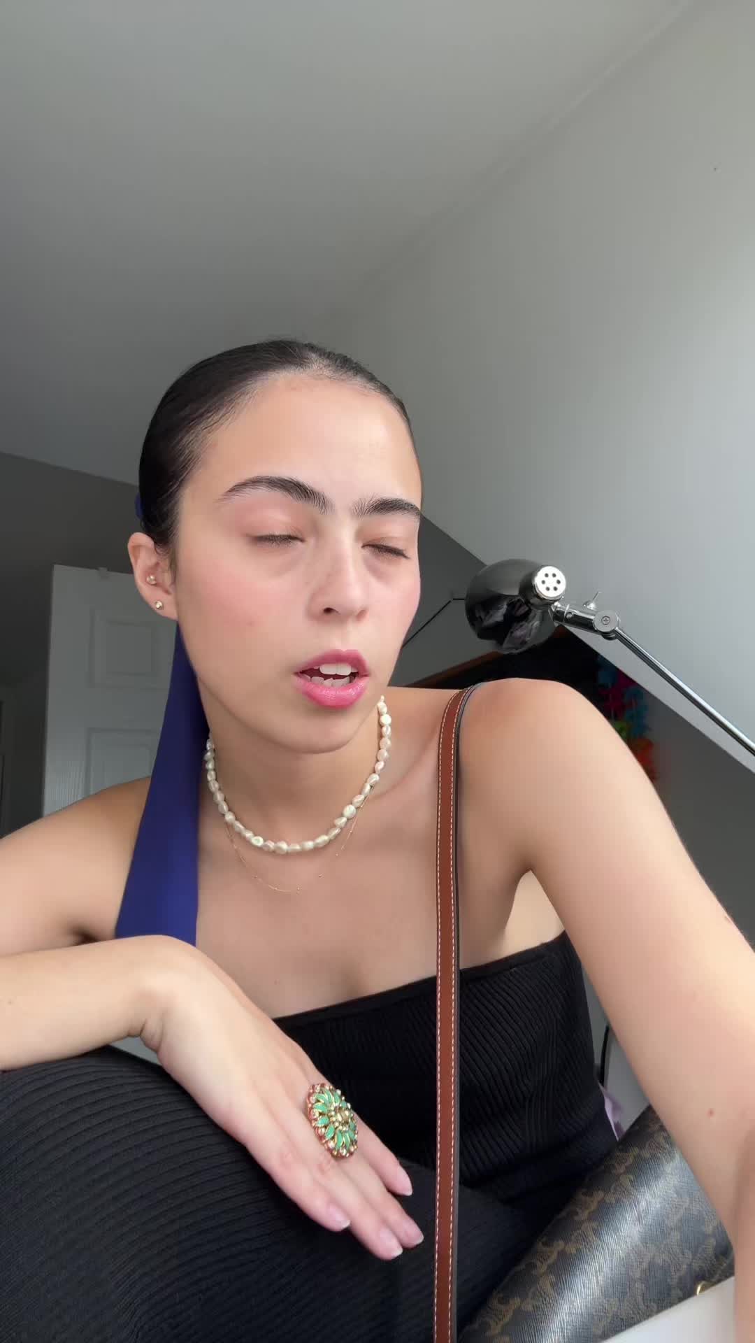 @annacarmen