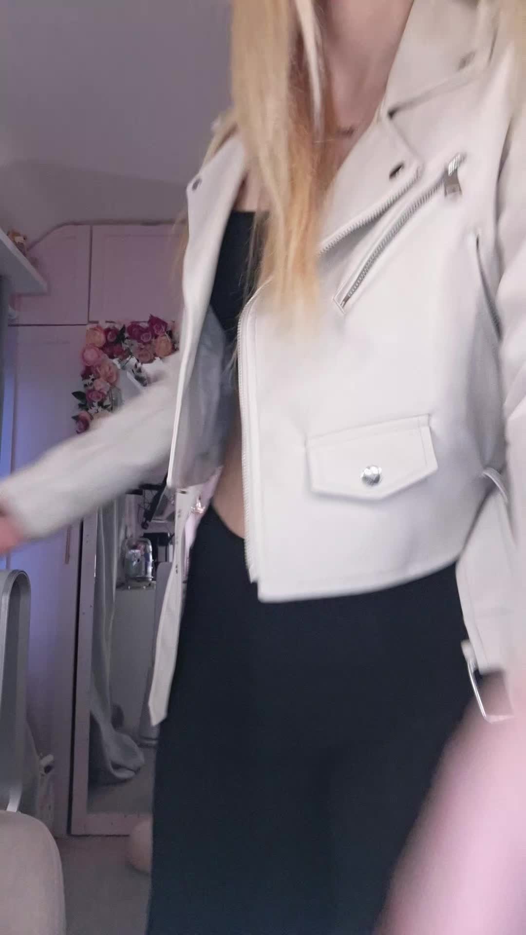@AnnieLee