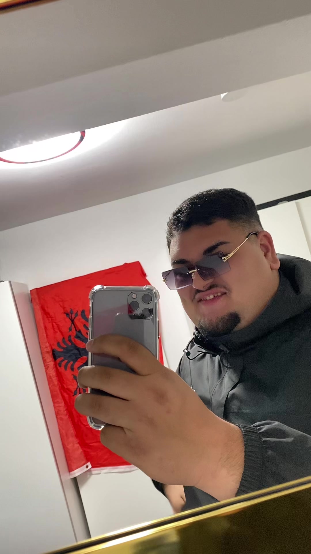 @🔴