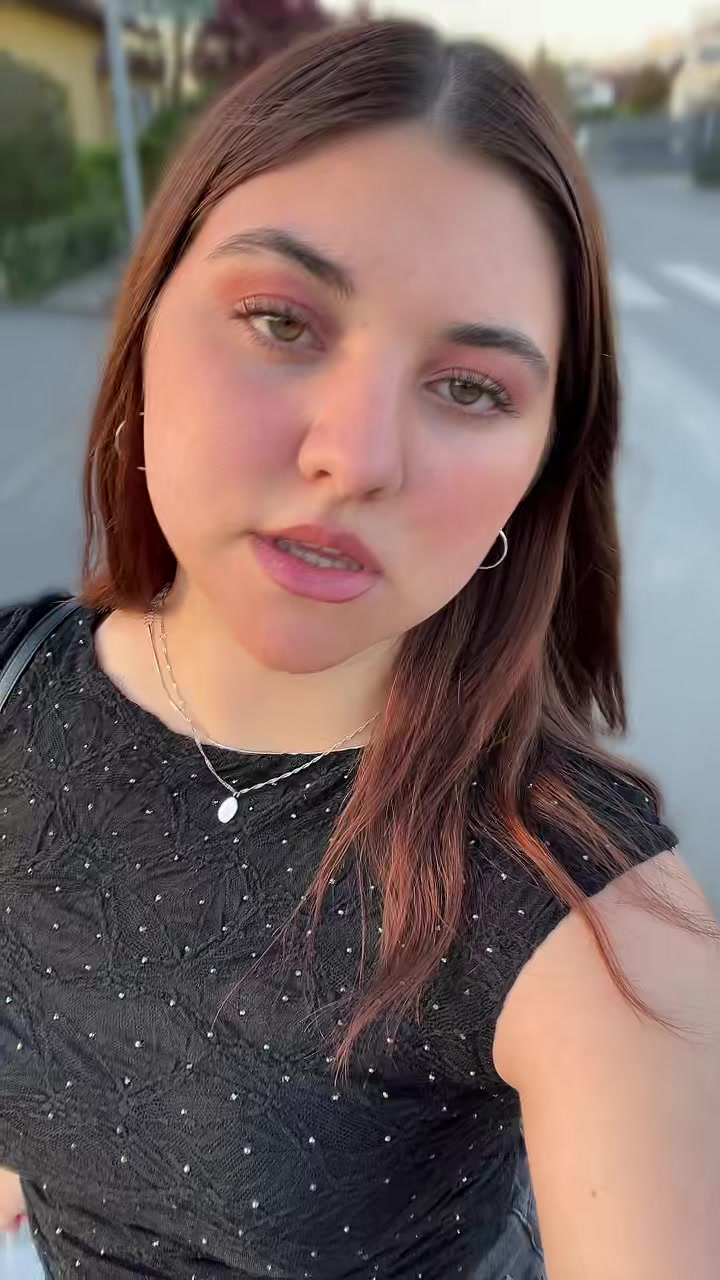 @laura