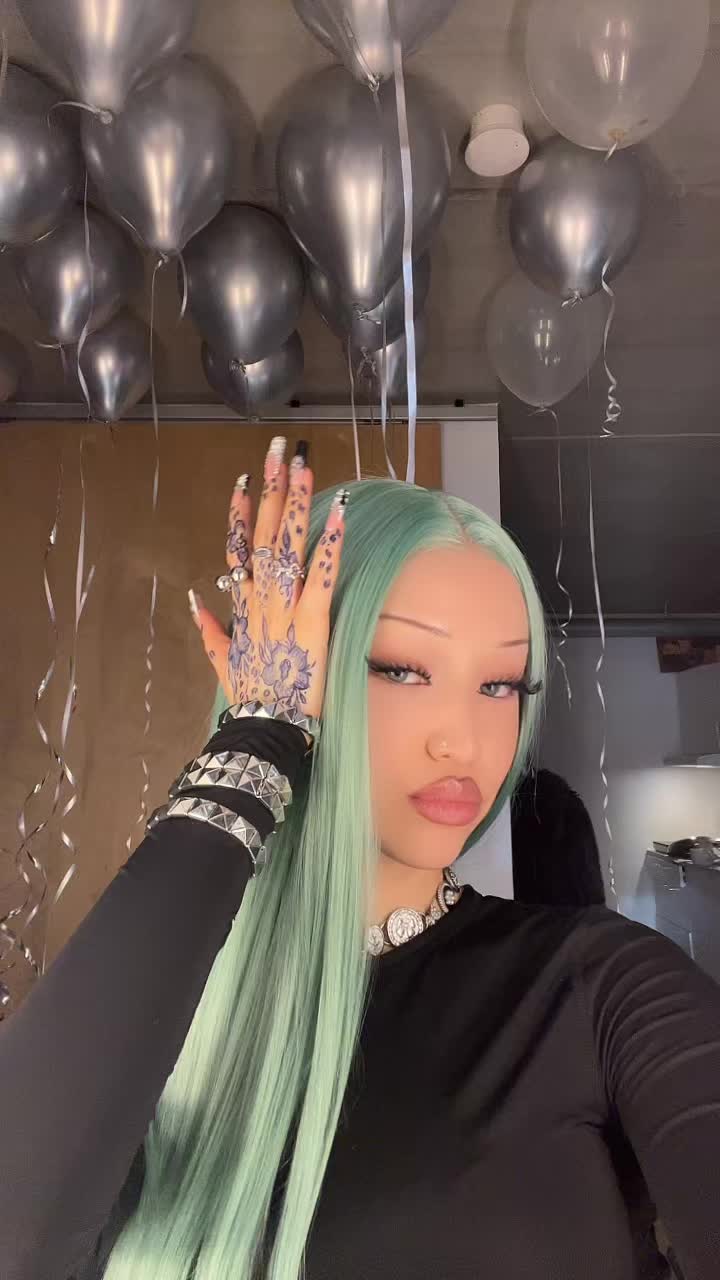 @Royal.at