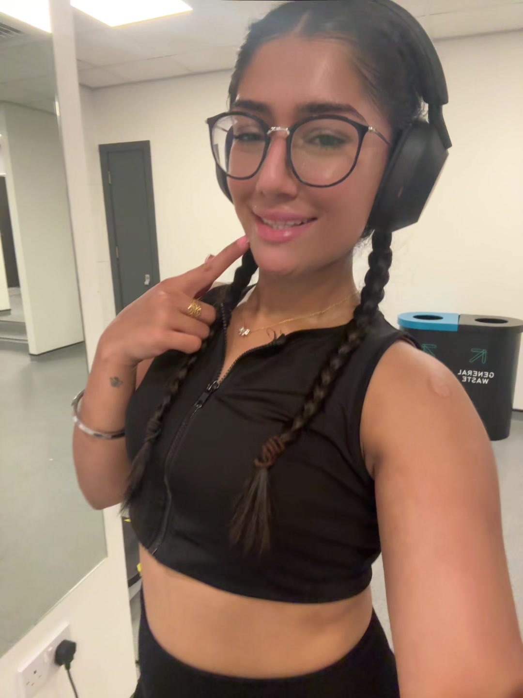 @susmetakk ☬