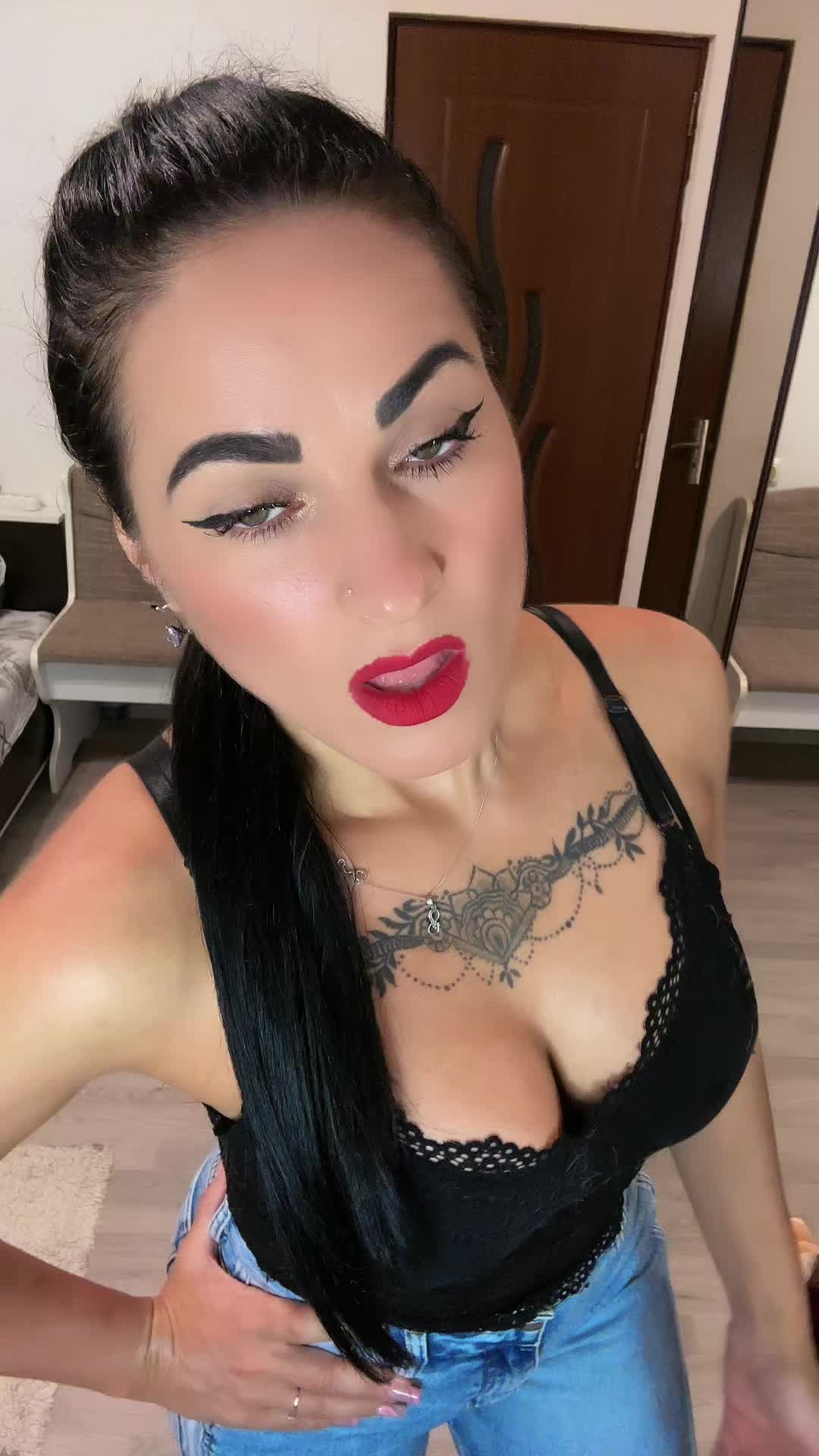@elena