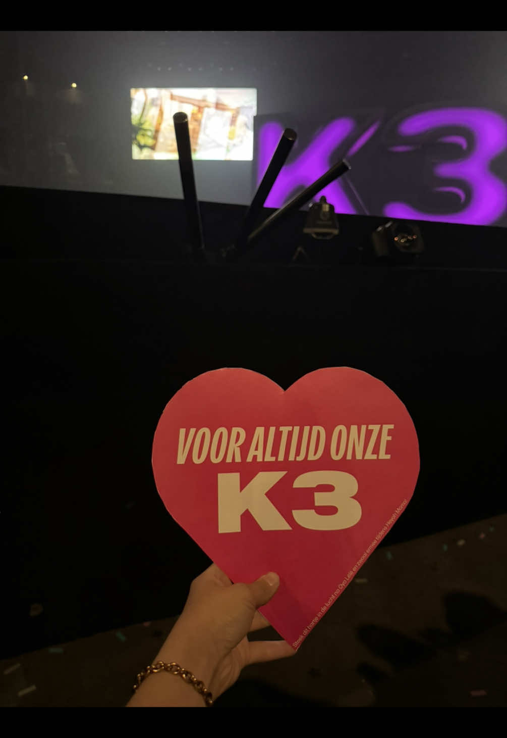 @Kimberley (FANGIRL)