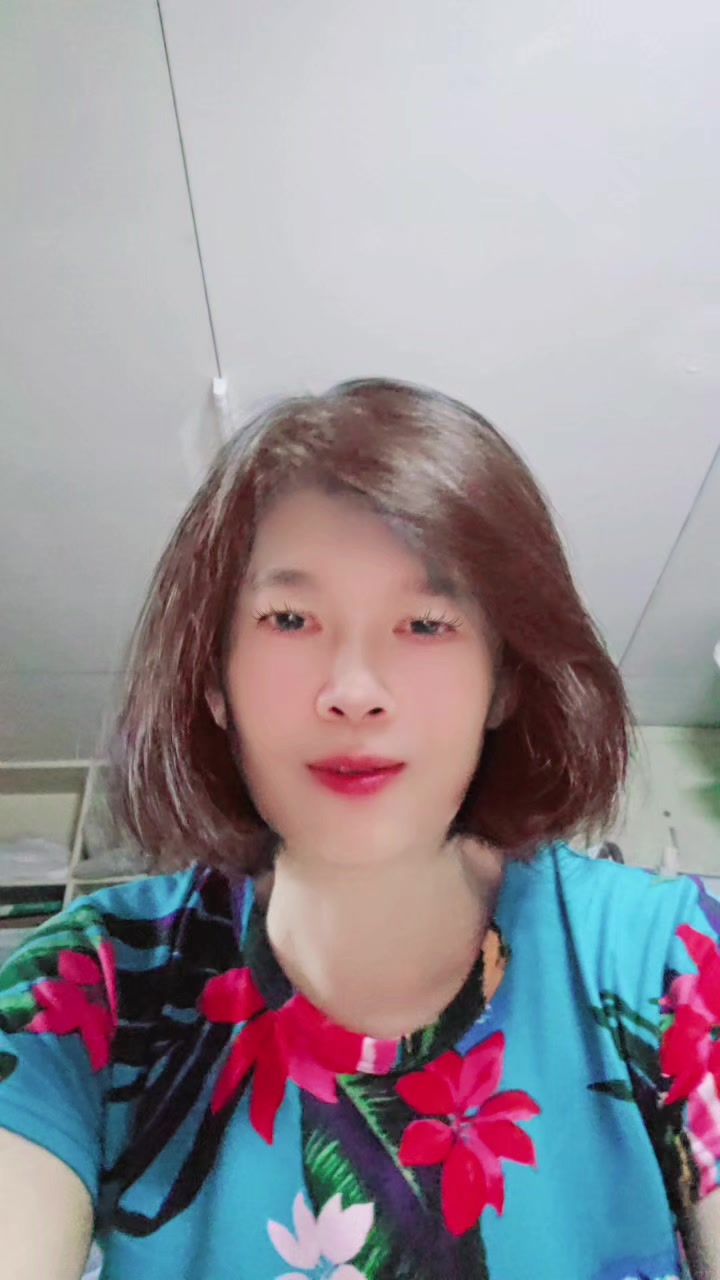 @petuniabluebravo