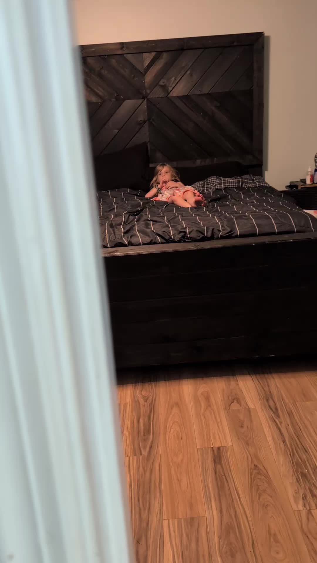 @NikkiDiller