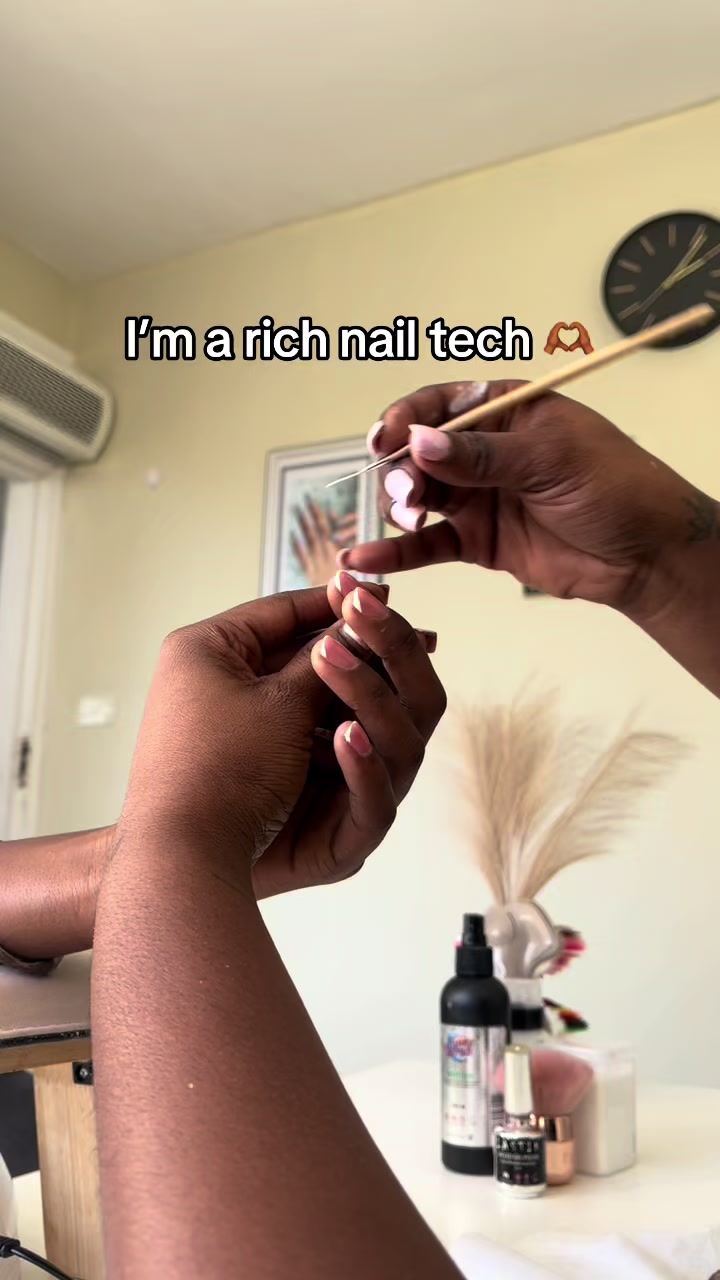 @Kat Moeti | Nail Tech&Educator