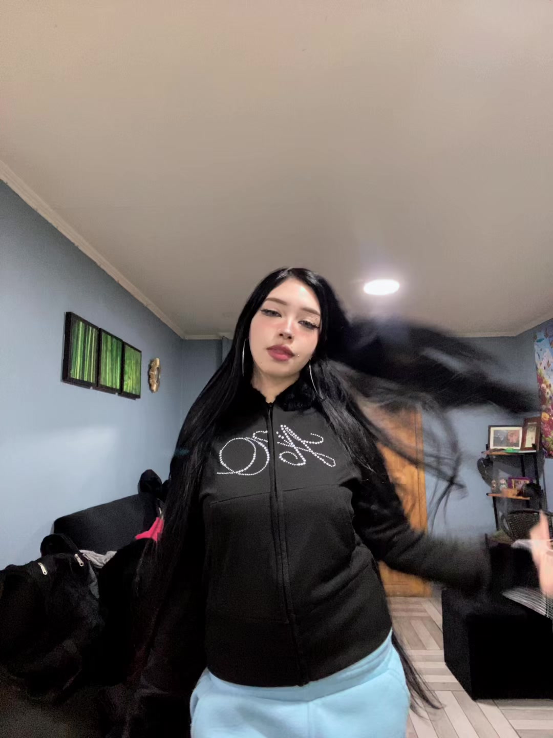 @alethvu