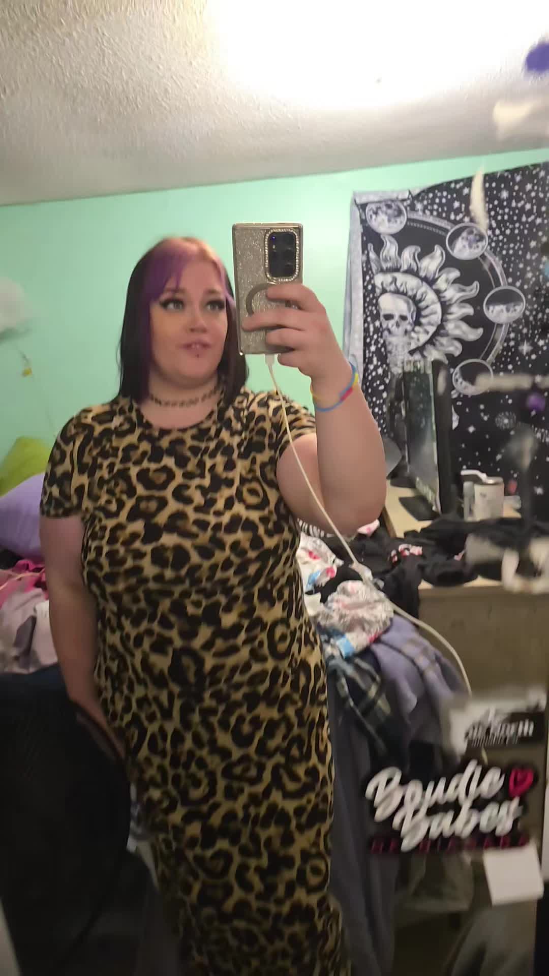 @curvyflawlesss 💛✨️🩷🖤
