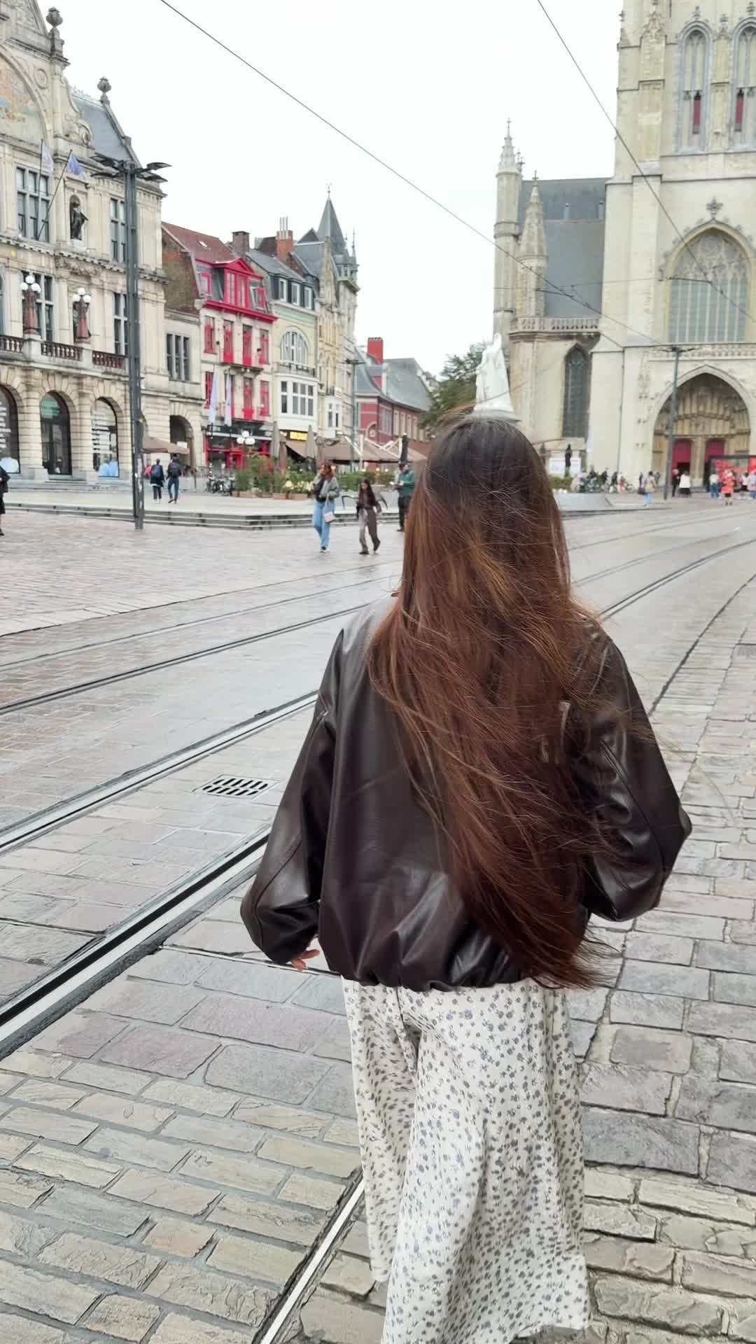 @Bella