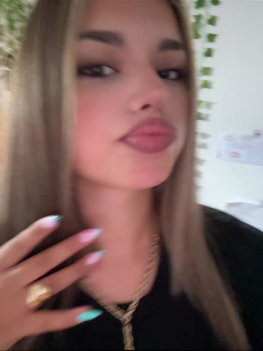 @👸🏽