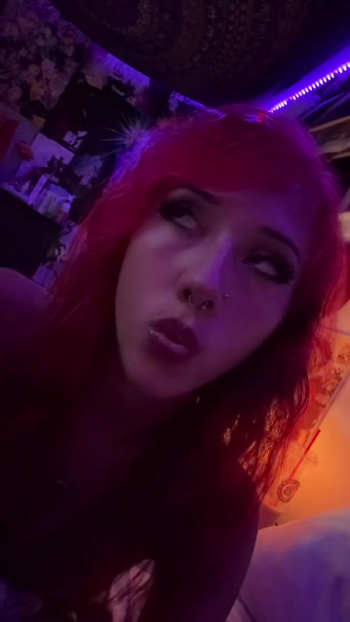 @🧛🏻♀️