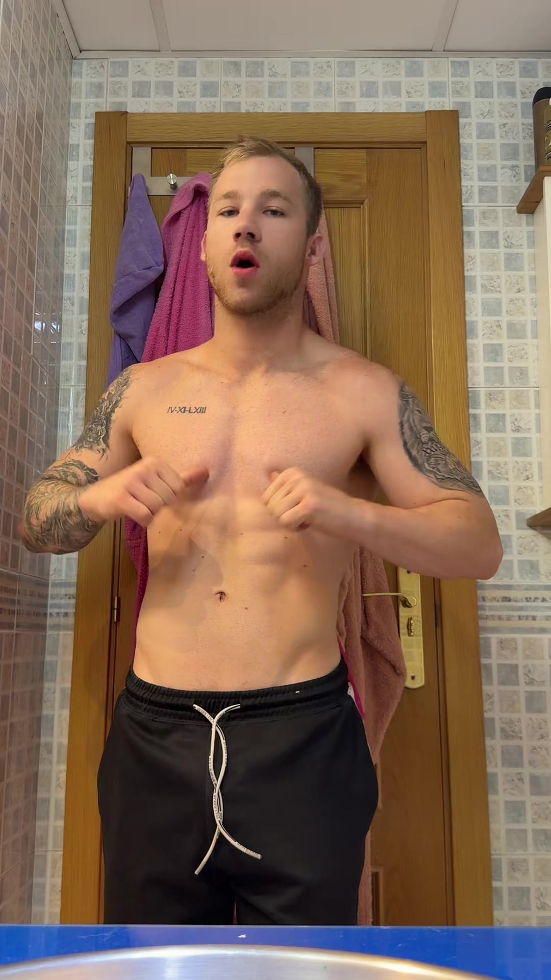 @AleeeX