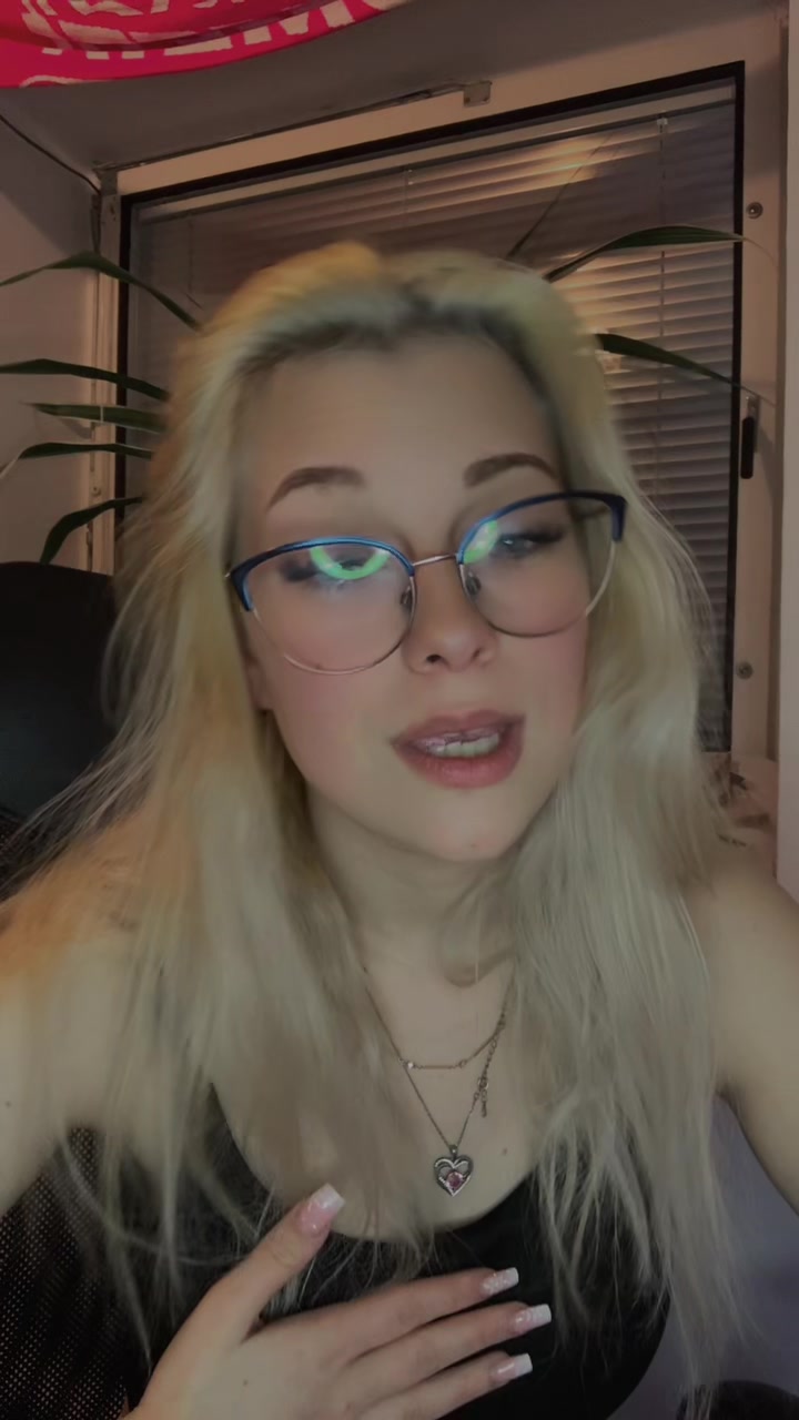 @Elinka🤔