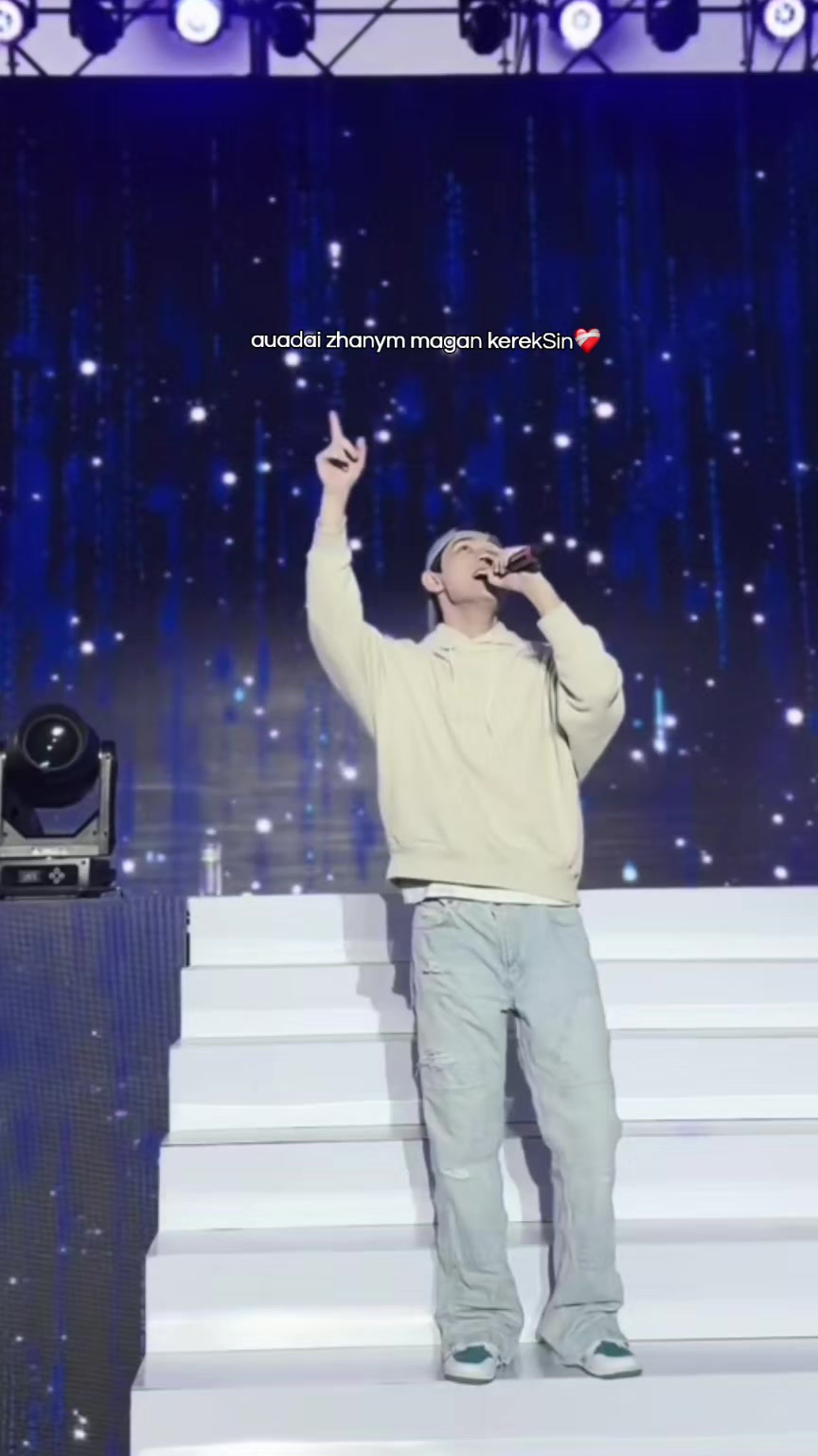 @𝐴𝑖𝑠𝑆𝑎𝑑𝑟𝑖𝑛𝑔💫