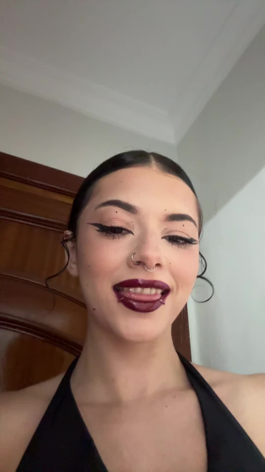 @minadamnnailz