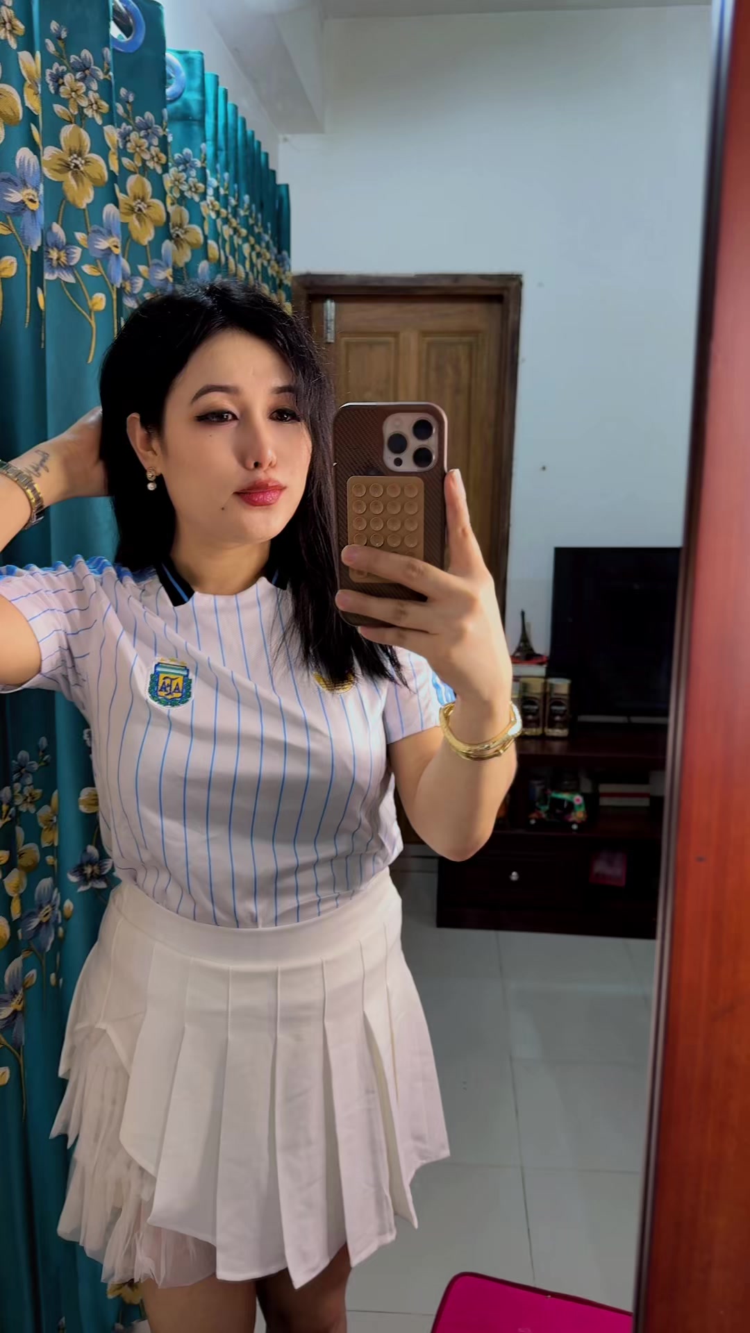 @Jennifer_chanu11 🇧🇩