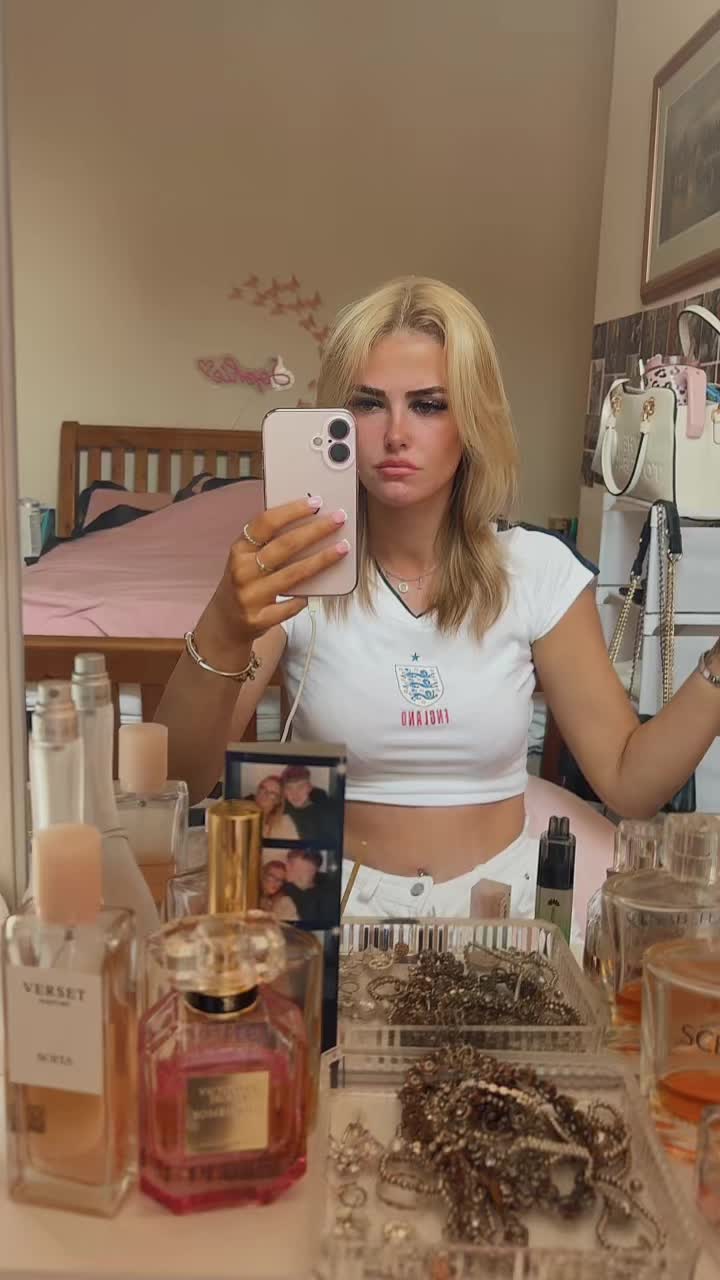 @𝓼𝓸𝓹𝓱 🦋