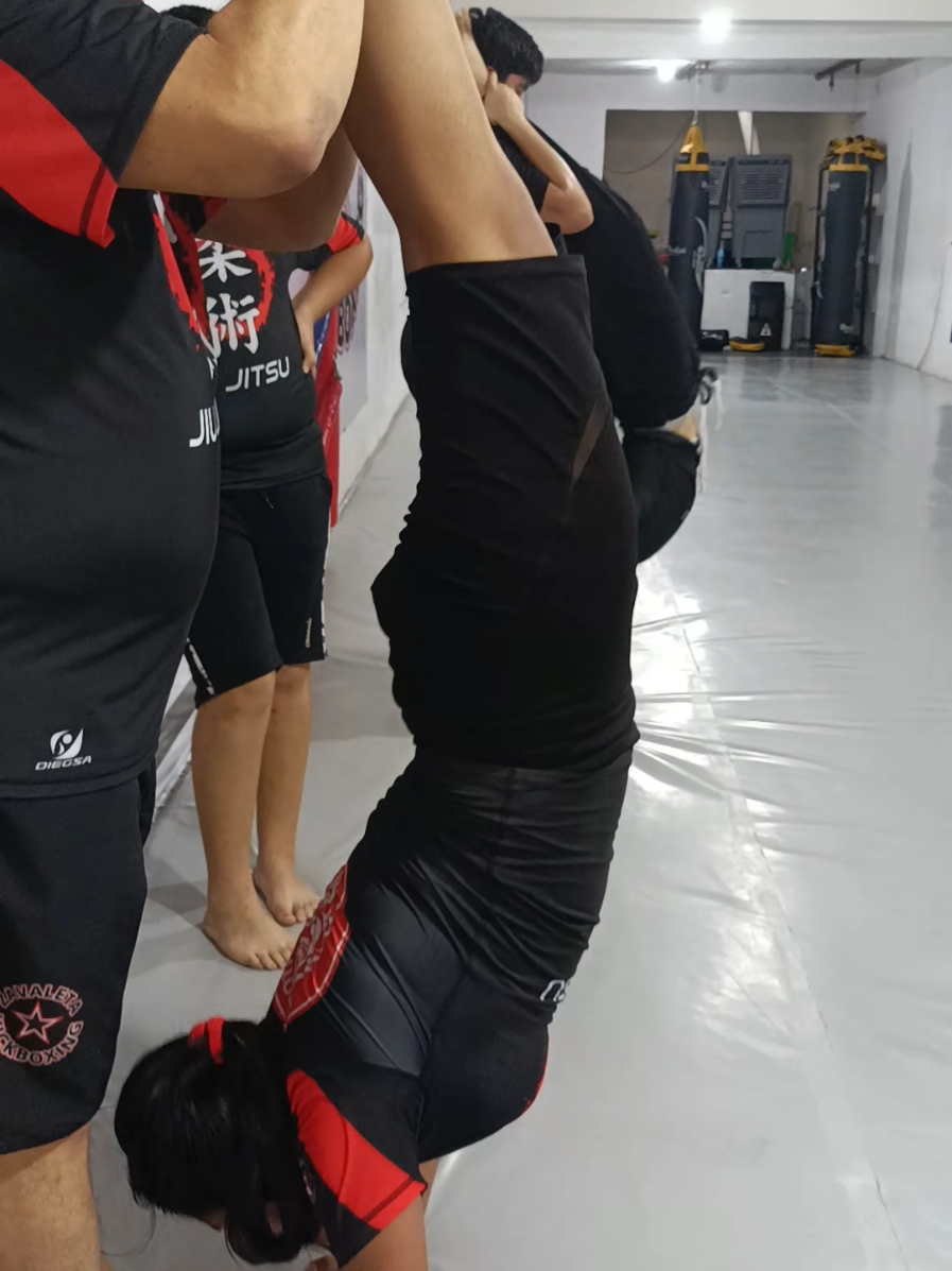 @ZavaletaKickboxing_mma